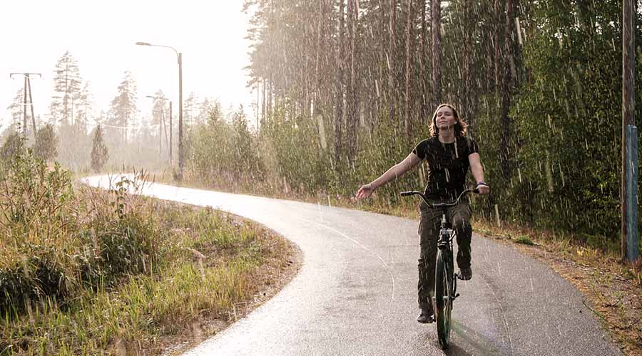 8 Tips voor wielrennen in de regen | Fietsbazen